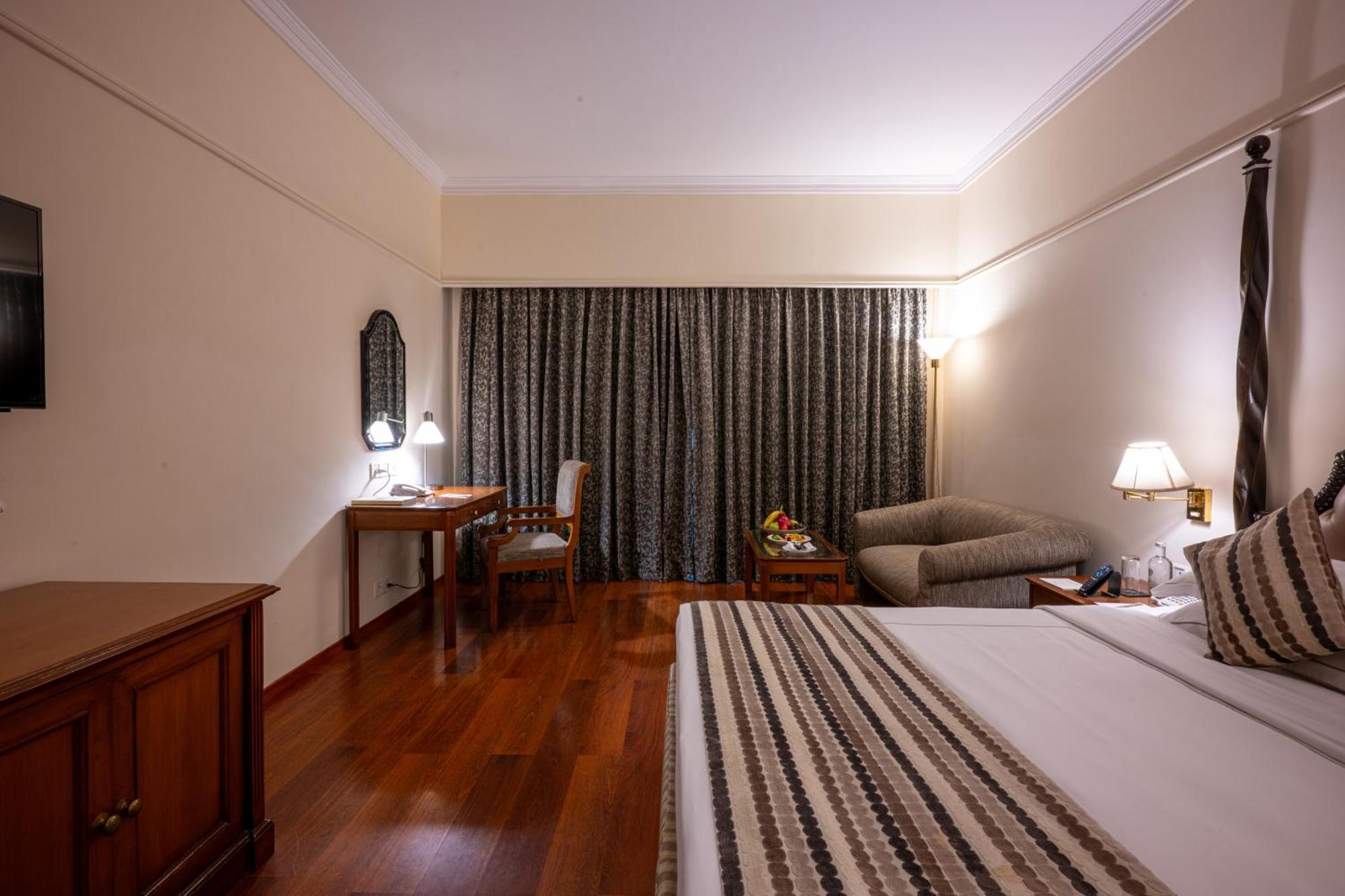 Deluxe Room King Bed